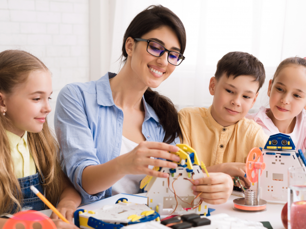 Image for event: STEM - Engineering | Family STEM Saturday